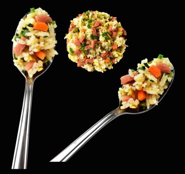 Kırpılmış pirinç, siyah arka planda gölge yok. Çin pilavı, karışık sebze, yumurta ve sosis (Yangzhou tarzı).)