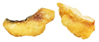 Kızarmış fileto balığı kırpma yolu ile izole edilmiş, beyaz arka planda gölge yok.