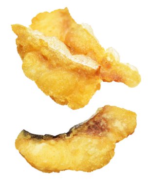 Kızarmış fileto balığı kırpma yolu ile izole edilmiş, beyaz arka planda gölge yok.