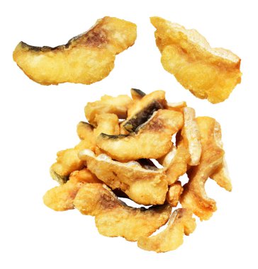 Kızarmış fileto balığı kırpma yolu ile izole edilmiş, beyaz arka planda gölge yok.