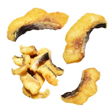 Kızarmış fileto balığı kırpma yolu ile izole edilmiş, beyaz arka planda gölge yok.