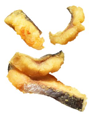 Kızarmış fileto balığı kırpma yolu ile izole edilmiş, beyaz arka planda gölge yok.