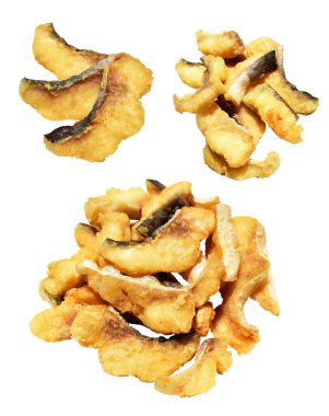 Kızarmış fileto balığı kırpma yolu ile izole edilmiş, beyaz arka planda gölge yok.