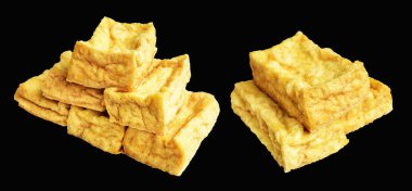 Kızarmış tofu, kırpma yolu ile izole edilmiş, siyah arka planda gölge yok, Vietnam stili, soya fasulyesinden yapılmış vejetaryen ya da vejetaryen ve diyet