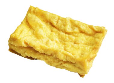 Kızarmış tofu, kırpma yolu ile izole edilmiş, beyaz arka planda gölge yok, Vietnam stili, soya fasulyesinden yapılmış vejetaryen ya da vejetaryen ve diyet.