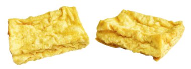 Kızarmış tofu, kırpma yolu ile izole edilmiş, beyaz arka planda gölge yok, Vietnam stili, soya fasulyesinden yapılmış vejetaryen ya da vejetaryen ve diyet.