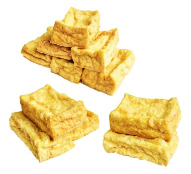 Kızarmış tofu, kırpma yolu ile izole edilmiş, beyaz arka planda gölge yok, Vietnam stili, soya fasulyesinden yapılmış vejetaryen ya da vejetaryen ve diyet.