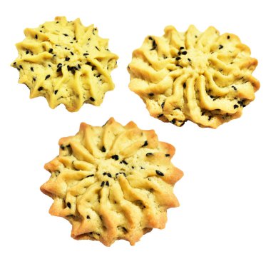 Pipolu tereyağlı kurabiyeler. Rosette şeklinde. Kırpma yolu ile izole edilmiş.