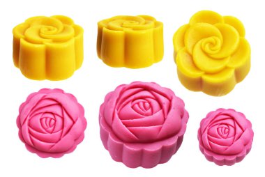 Beyaz arka planda izole edilmiş yumuşak ay pastası, kırpma yolu, gölge yok, Çin Sonbahar Festivali