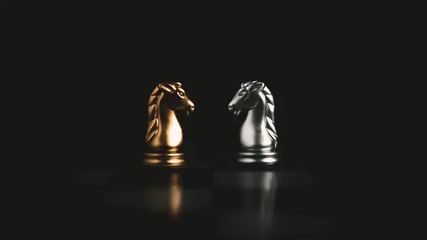 Золоті Срібні Шахові Фігури Шаховій Настільній Грі Порівняння Бізнесу Концепції — стокове фото