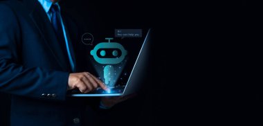 İş adamı, sohbet yazmak için bilgisayar kullanır. Yapay zeka sistemi, sohbet robotu, yapay zeka asistanı ile sor ve cevap ver..
