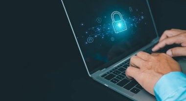 Siber güvenlik ve şifre giriş kavramı, Eller bilgisayar kullanır ve veri ağının kullanıcı adı ve parolasını girer, dizüstü bilgisayarla dijital bilgi sistemine giriş yapar, çevrimiçi veri koruma kavramı