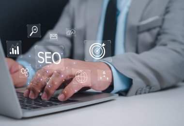 İnsanlar bilgi aramak için arama motoru kullanıyor, Sanal Ekran Veri Arama Teknolojisi Arama Motoru optimizasyonu, veri, SEO, Pazarlama planlama için web konsolu kullanılıyor.