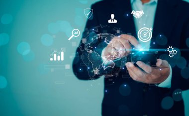 İş dünyası küresel internet bağlantısı uygulama teknolojisi ve dijital pazarlama, cep telefonu kullanan İşadamı, Finansal ve bankacılık, Dijital bağlantı teknolojisi, Medya Teknolojisi Grafik Kavramı.