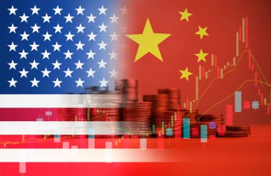 ABD ve Çin para istifleme bayrağı. Ekonomik gümrük vergilerinin simgesi olarak Amerika Birleşik Devletleri ile Çin arasındaki ticaret savaşı ve vergi bariyeri, durgunluk çatışması vergisi finansmanı