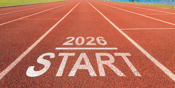 Новый год 2026 Концепция, Слово начало 2026 написано на легкоатлетическом треке, готовясь к новому году для вызова и изменений, Планирование и цель к успеху, Начало нового сезона.