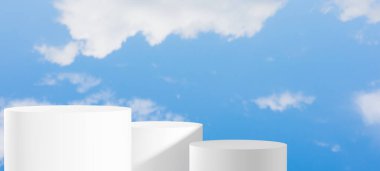 Ürünlerin açık hava temaları, değişen yüksekliklerden oluşan beyaz silindirik podyumlar yumuşak bulutlu açık mavi gökyüzüne karşı kurulur. Minimalist açık hava sahnesi temiz ve geniş bir zemin sağlar.