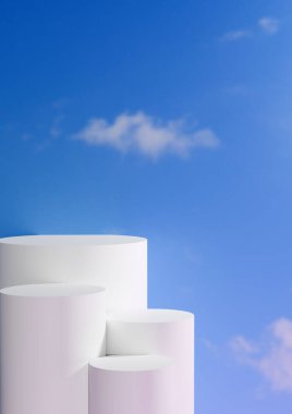 Farklı yüksekliklerdeki beyaz silindirik kaidelerin minimalist 3D görüntüsü bulutlu parlak mavi gökyüzüne karşı, başarıyı, başarıyı, podyumu ve pazarlama ve tasarım için ürün gösterimini simgeliyor..