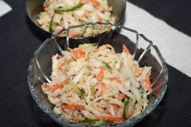 Masada soya hamuru ya da okara salatası. Japon sağlıklı yiyecekler..