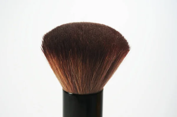 Kosmetyczny Makijaż Szczotki Izolowany Białym Tle — Zdjęcie stockowe