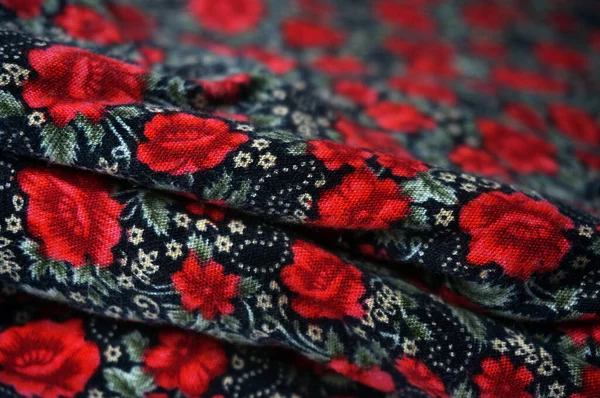 Flores Vermelhas Sem Costura Padrão Fundo Tecido Preto — Fotografia de Stock