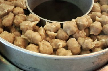  Bakso Pentol, Endonezya 'dan geleneksel köftelerdir..                                      