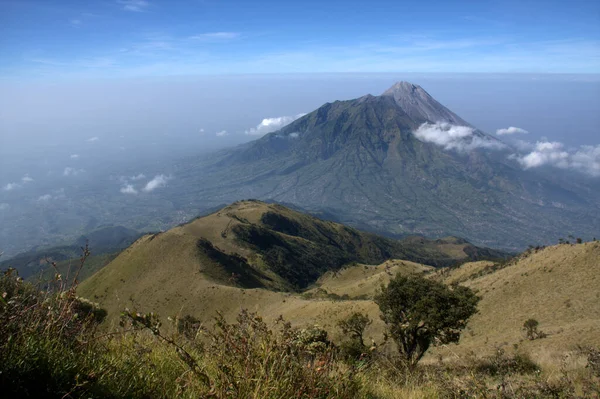 Vista Montanha Merapi Trilha Caminhadas Montanha Merbabu Magelang Java Central — Fotografia de Stock