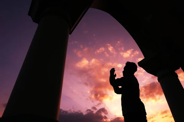 Sangatta East Borneo Indonesia Januari 2020 Man Prays Mosque Sunset — Stock Photo, Image