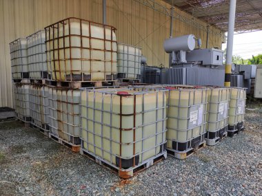 Doğu Kutai, Doğu Kalimantan, Endonezya - 21 Ekim 2022: Soda için IBC Tankı.