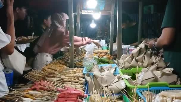 Nasi Cing Angkringan Junk Food Gorengan Small Size Night Street — стоковое видео