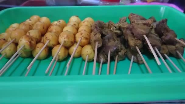 Footage Indonesia Fried Junk Food Egg Quail Heart Intestines — Stock Video
