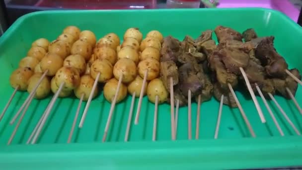 Footage Indonesia Fried Junk Food Egg Quail Heart Intestines — Stock Video