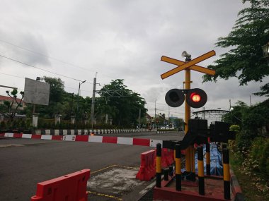 yogyakarta, yogya, jogja veya jogjakarta Endonezya demiryolu geçidi 
