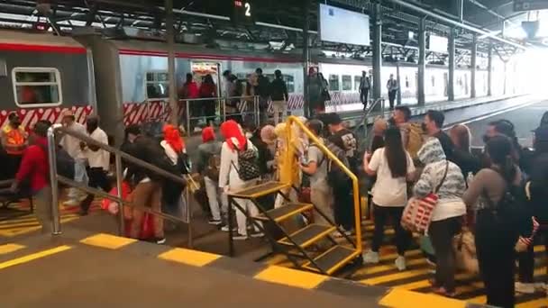 Materiał Filmowy Listopada 2022 Pasażer Yogya Yogyakarta Jogja Stacja Kolejowa — Wideo stockowe