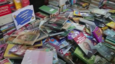 Ses yok Jakarta, 04 Ekim 2024 Kullanılmış Kitap Mağazası