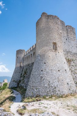 Rocca Calascio 'nun güzel kalesi ve Ladyhawke filminin çekildiği yer.