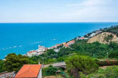 San Vito Chietino - 07-08-2022: San Vito Chietino sahilinin yüksek açılı görüntüsü 