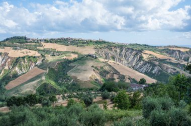 Güzel çorak topraklarıyla Atri 'nin Panoraması