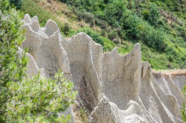 Calanchi di Atri muazzam ve şaşırtıcı çamurlu formasyonlarıyla