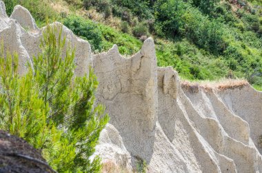 Calanchi di Atri muazzam ve şaşırtıcı çamurlu formasyonlarıyla