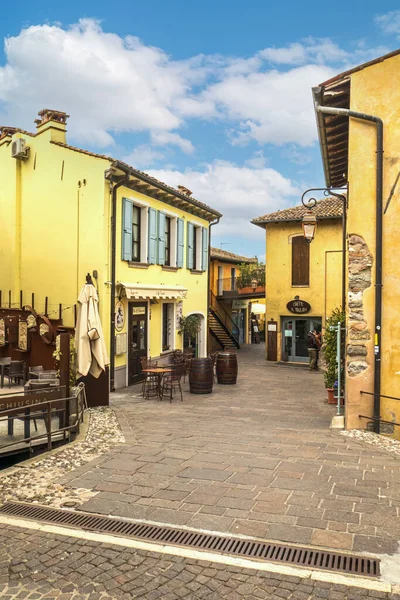 意大利瓦莱吉奥 2022年2月3日 博尔热托郡领事Mincio的漂亮的彩色房子 — 图库照片