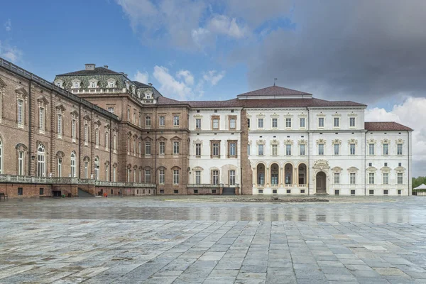 Venaria Włochy 2022 Bardzo Szeroki Kąt Widzenia Piękne Fasady Pałacu — Zdjęcie stockowe