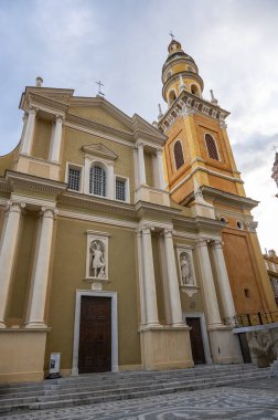 Güzel Menton Bazilikası