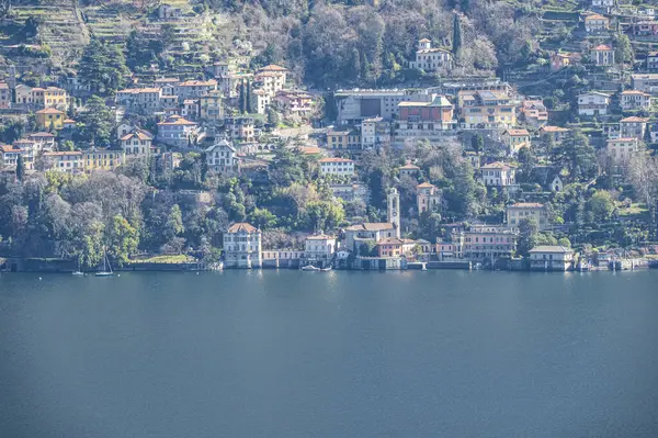 Como Gölü 'ndeki Blevio manzarası