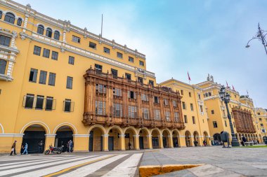 Lima, Peru, Ekim 01, 2021: Lima Tarihi Merkezi, Peru 'da Koloni Tahta Balkonları