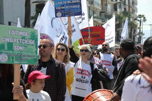 Κόνακ Σμύρνη Τουρκία 2023 Εργατικά Συνδικάτα Και Πολιτικά Κόμματα Γιορτάζουν — Φωτογραφία Αρχείου