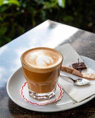 Taze espresso fincanı sıcak kahve. 