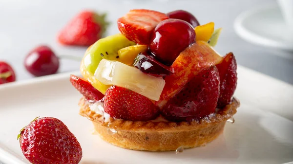 Lezzetli mini tart ve taze