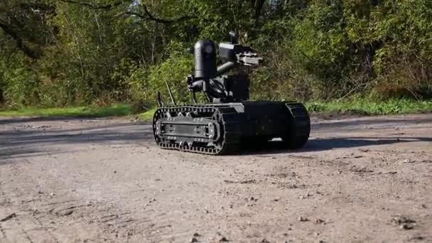Kharkiv Ucrania Octubre 2022 Zapador Robot Despejar Campo Minado Liquidación — Vídeo de stock