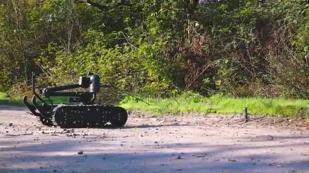 Kharkiv Ukrajna Október 2022 Egy Sapper Robot Felhajt Egy Gyalogsági — Stock videók